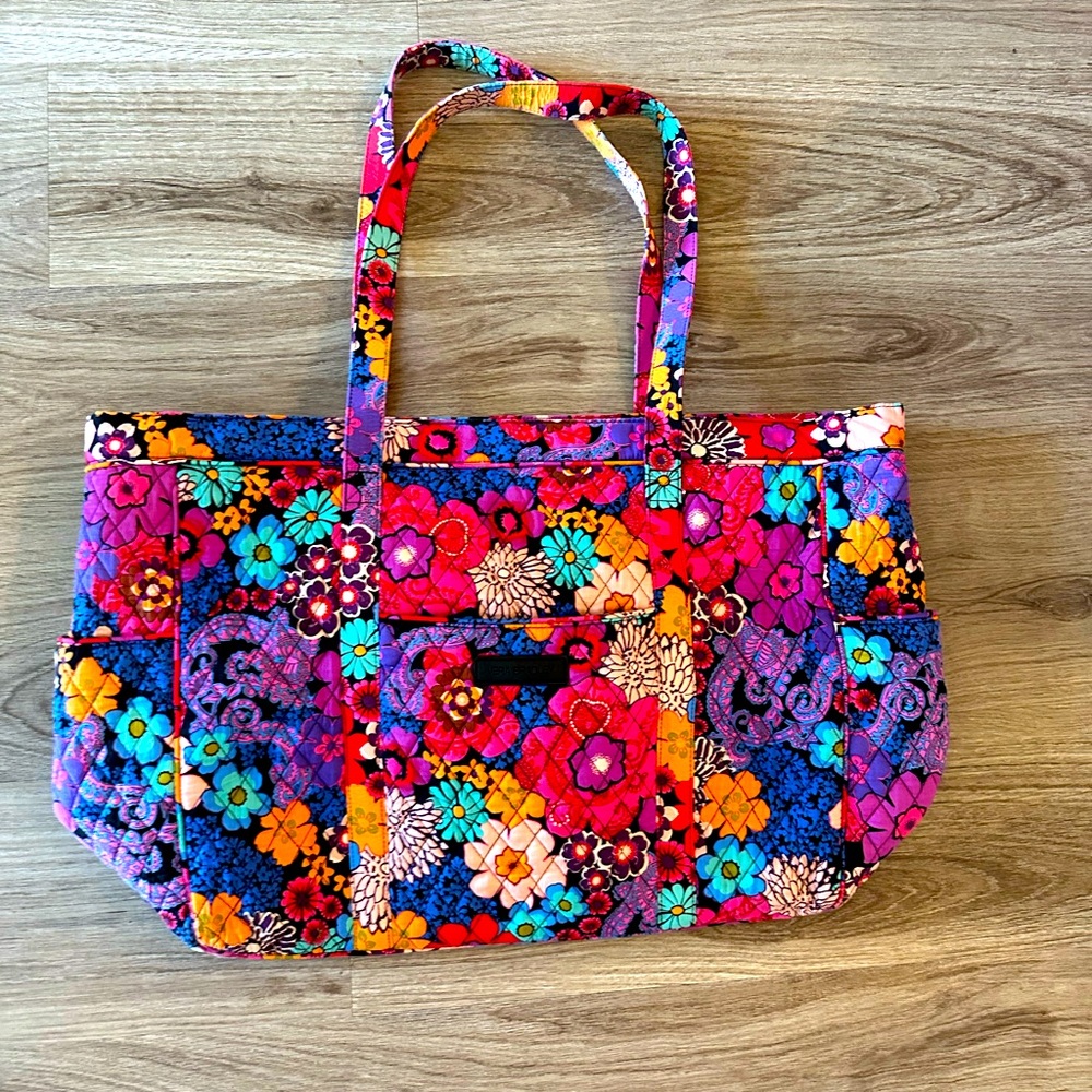 Vera Bradley Get Carried Away XL Tote. Flora fiesta pattern.